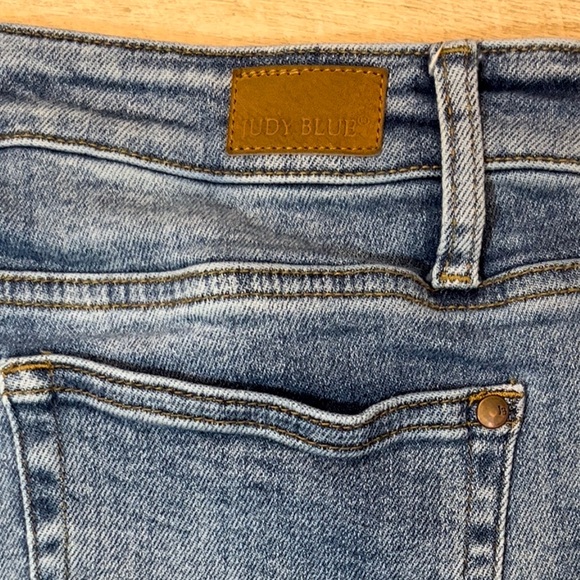 Judy Blue High Rise Distressed Cropped Skinny Fit Jeans Size 15/32 - Picture 8 of 8